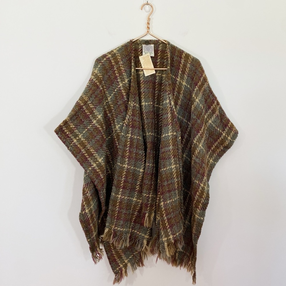 Boyne Valley Weavers NWT Wool Blend Plaid Check Shawl Sweater Cape Ireland‎